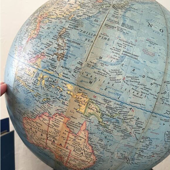 Vintage Globe 12" National Geographic Illuminated 1976 *damaged* - Picture 8 of 15